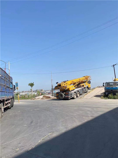 崖州区25吨吊车的租赁价格大概是多少？