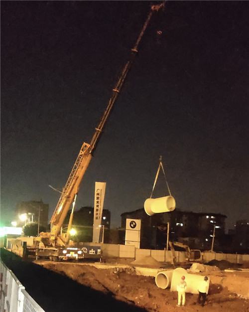 崖州区“弯臂矫正”—— 吊车的 “形变补偿” 技术